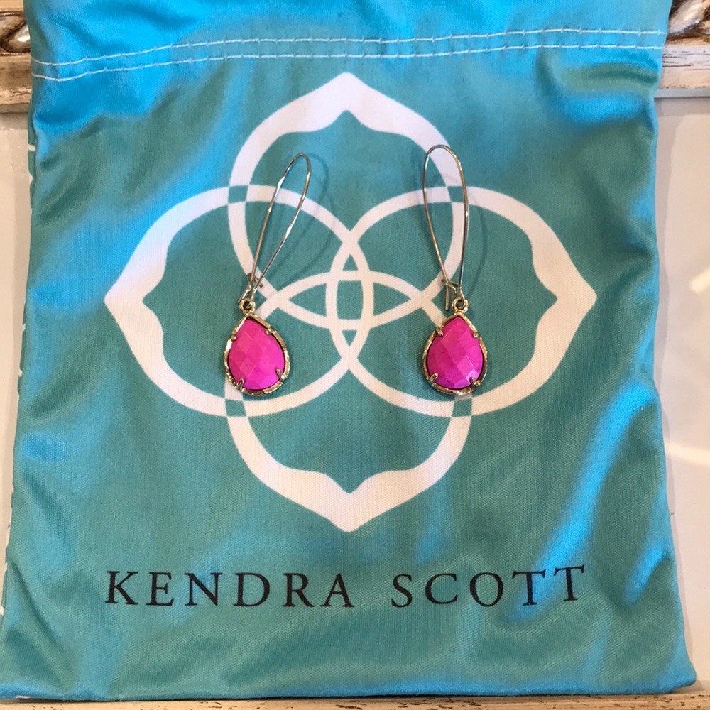 Kendra Scott Dee Gold Drop Earrings - Fushia
